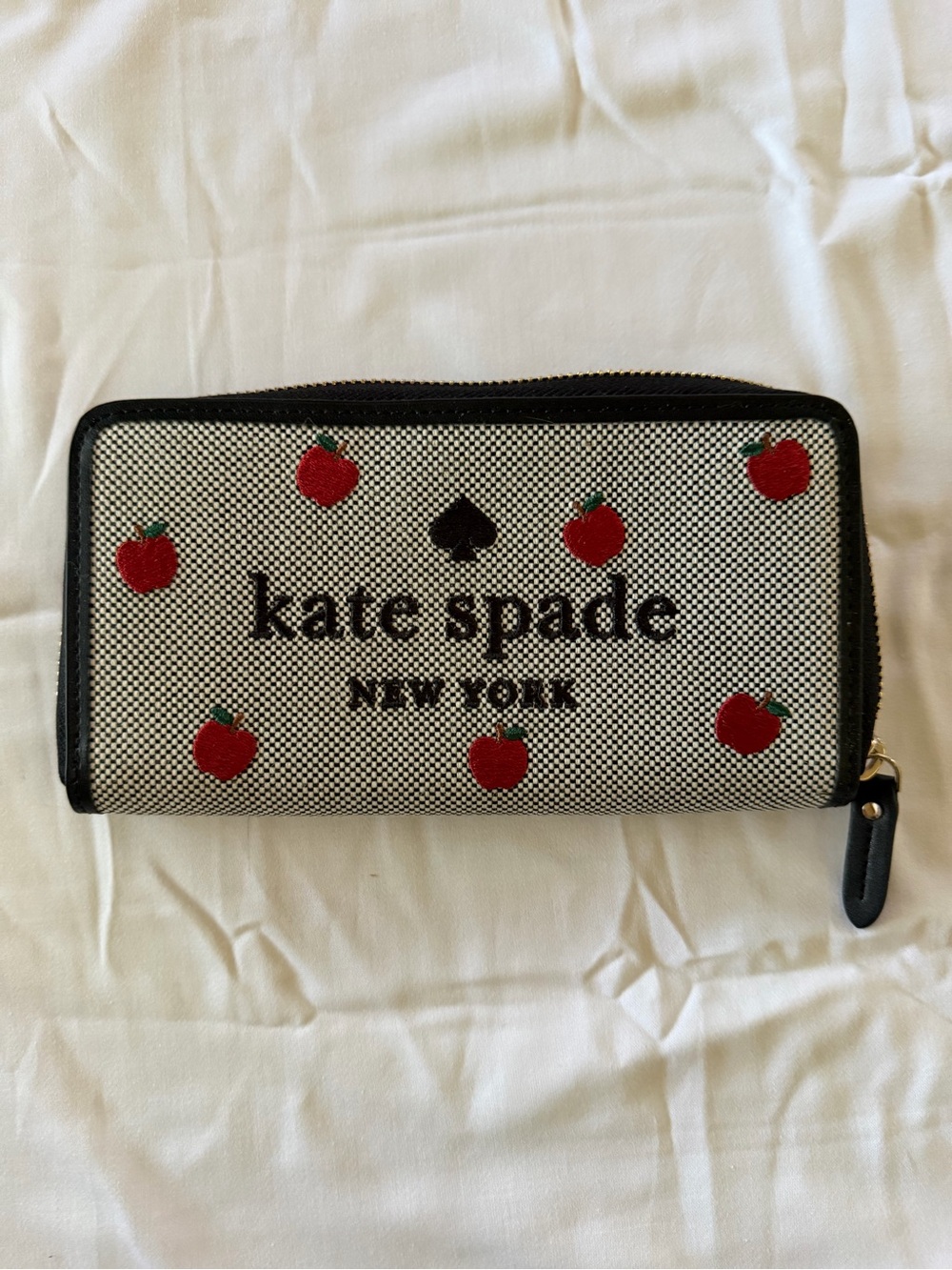 Kate Spade New York Ella Large Apple Continental Wallet